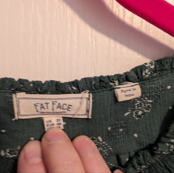 Fat Face 3/4 sleeve green blouse with pattern - Picture 2 of 4